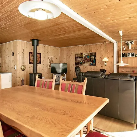 6 Person In Hurup Thy-by Traum