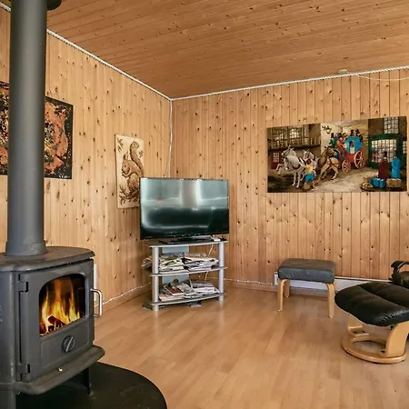 6 Person In Hurup Thy-by Traum *